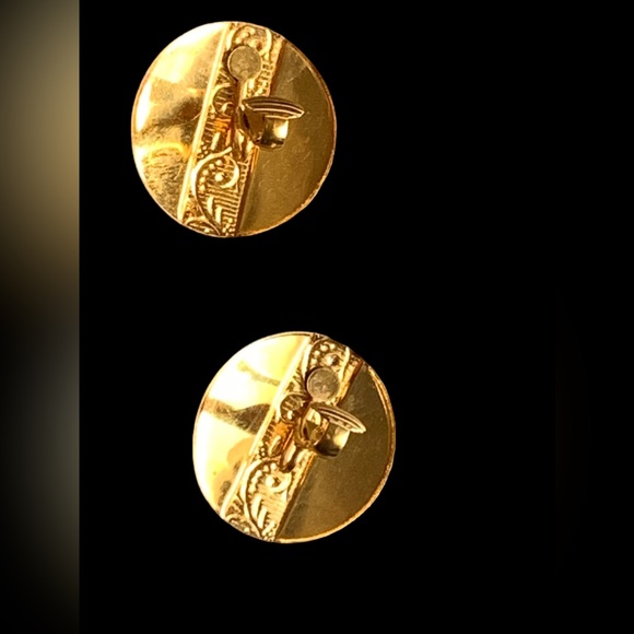 Vintage Light Weight Black Red Gold Plated Enamel Round Clip Earrings Jewelry - Picture 4 of 6